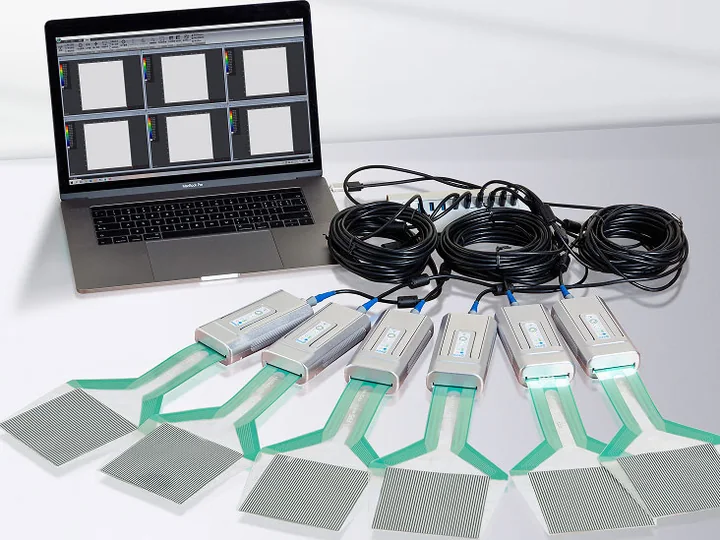 Multi-channel data acquisition readers connected to compatible sensor arrays